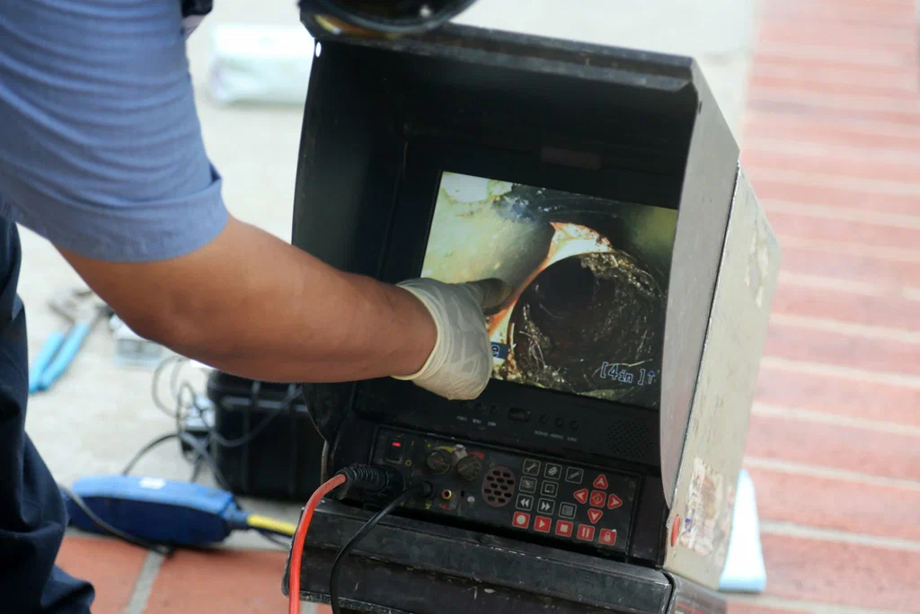 Professional sewer line and drain cleaning service in Homestead, Florida